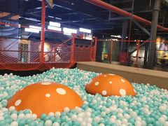 -极限PLAY运动娱乐新世界·团建派对潮玩休闲馆·室内蹦极高空游乐园