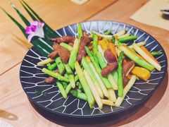 泰国芒果露笋炒牛柳-摩登有记·新派泰国菜(银钻广场店)