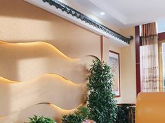 -壹阁胡羊焖饼(特色小吃街店)
