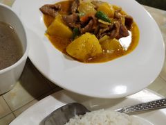 马来黄咖喱牛肉配饭-热浪岛马来餐厅