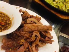 酱香驴板肠-乡村驴肉馆羊蝎子