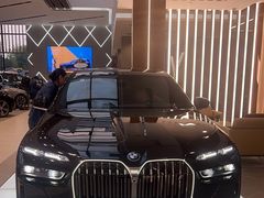 -上海宝信宝马4S店