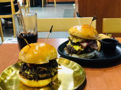 超厚黑松露牛肉堡-魏斯理汉堡(西安沣东吾悦店)