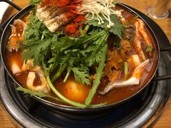土豆排骨火锅-喇喇排骨火锅·传统韩式脊骨汤(望京西园总店)
