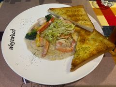 蒜香鲜虾奶油意面-遇见西木美式餐厅(体育路店)