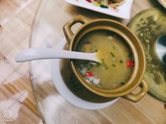 什锦菌煲土鸡汤-龙姐私房菜(和顺古镇店)