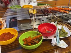 -哈尔滨小酒馆·鲜肉现穿自助烧烤(康新花园店)
