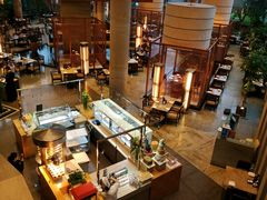 自助取餐区-松山湖凯悦酒店·Café自助餐厅·周末火舞秀表演