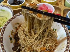 -裕兴记·蟹黄面馆养育巷精选店面馆