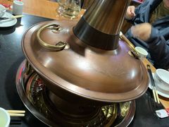 -果松木炭酸菜铜火锅·外婆参鸡汤