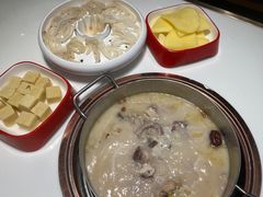 -洪氏嗨捞·猪肚鸡火锅(阳光天地店)
