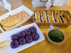 蛋黄肉松切糕-米阿糯糕团•酒酿•甜品(莫愁店)