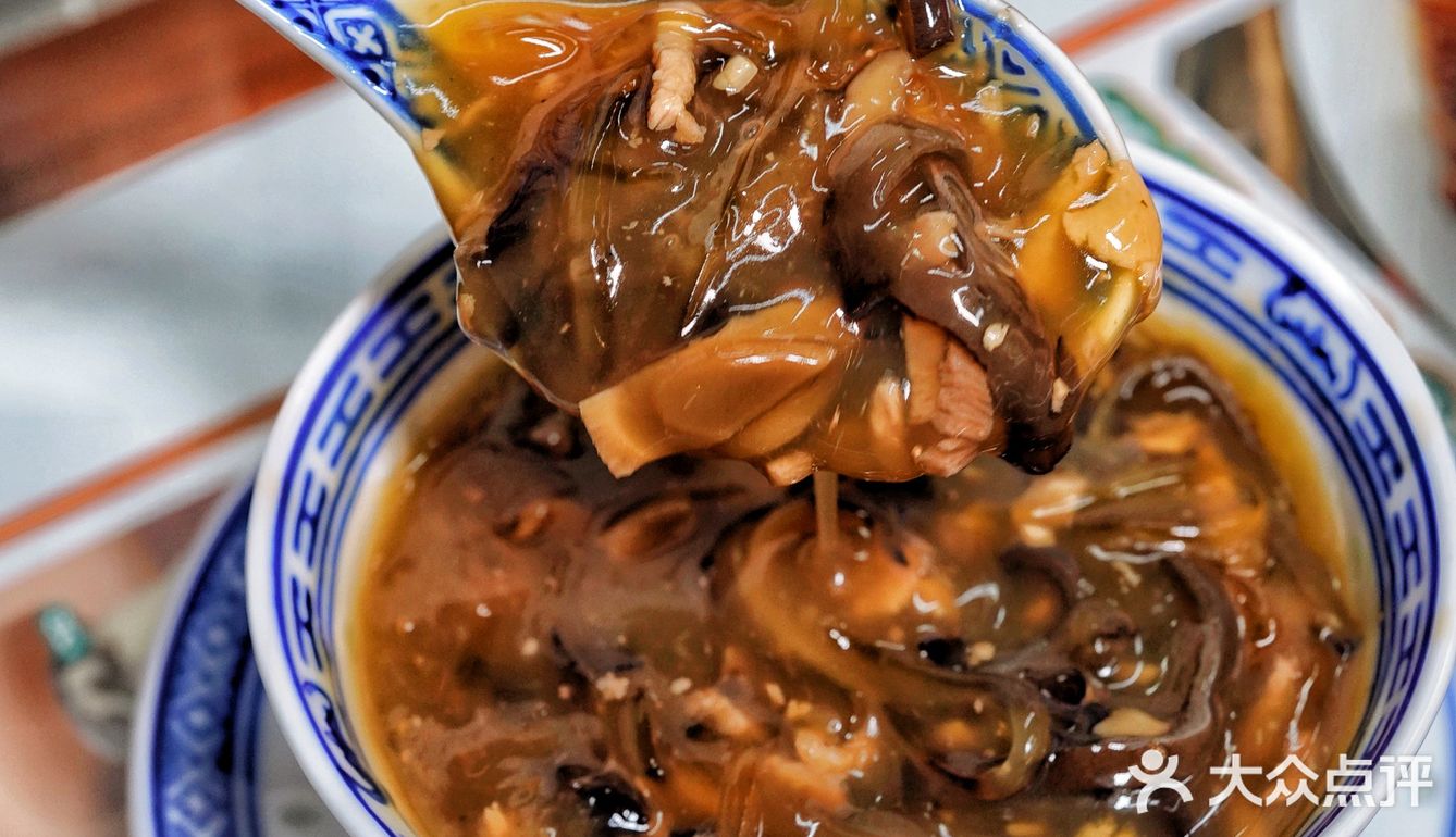 秋冬奶茶上线 師兄与你相饮尽欢  
