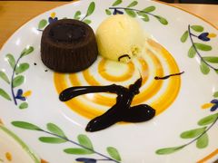 巧克力熔岩蛋糕配香草冰淇淋-萨莉亚意式餐厅(特力时尚汇店)