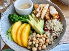 鸡肉牛油果芒果色拉-Wagas沃歌斯(环贸店)