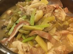 酸菜猪肚煲鸡-和膳居饮食有限公司