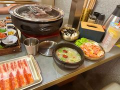 -围炉肉舍•炭烤活鳗•丹东海鲜烤肉(步行街店)