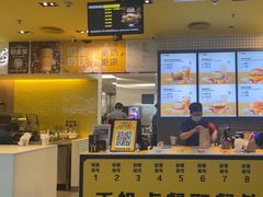 -麦当劳(深圳北站B2检票口楼上)