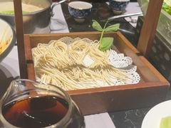 -红鼎豆捞·非遗鲍皇汤火锅(宝丰路店)