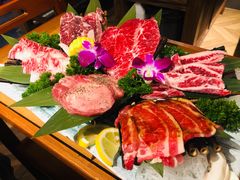 黑牛六拼-明洞阿姨·韩式酱蟹烤肉·创意料理(三元桥店)