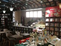 -钟书阁(松江泰晤士小镇店)