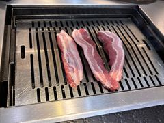 -臻牛烤肉