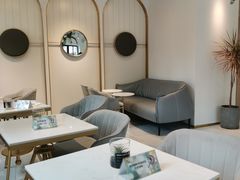 -Fridi Patisserie Cafe