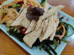 素拼凉菜-手擀菠菜面(西康路店)