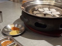 -围炉肉舍•炭烤活鳗•丹东海鲜烤肉(步行街店)