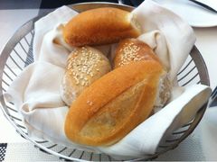 餐前面包-卡本妮法餐厅·北京和平宾馆