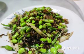 Stir-Fried Mao豆, Wild Bamboo Shoots, and Doudou Cabbage with Hangzhou Chili