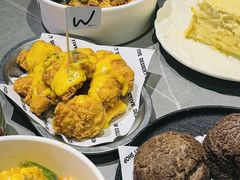-W COLLECTIVE  DESSERT SHOP