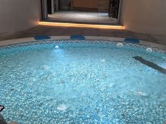 -涨巢·潮玩水疗局