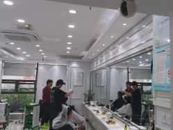 -镁连社·美联社