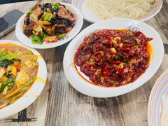 -歹歹的加个面过油肉拌面