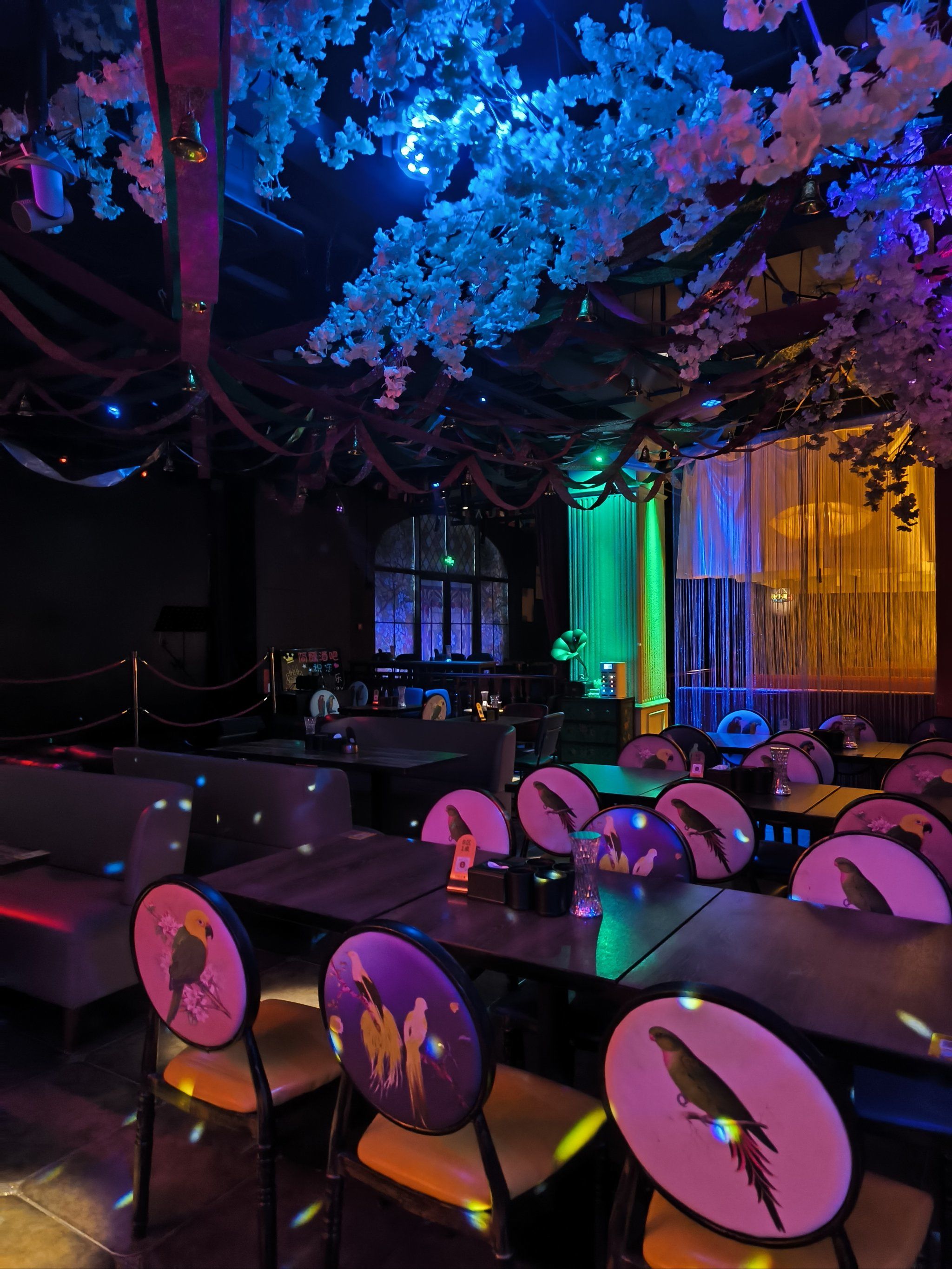 n 
#简醺音乐酒吧#元旦跨年