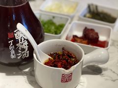 现炸辣椒油-丁卯•铜锅涮肉(工体店)