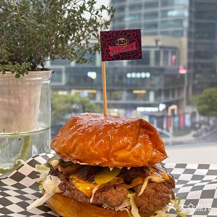 多么伟大的两个汉堡🍔