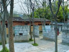 -东湖小天池真人CS彩弹野战基地