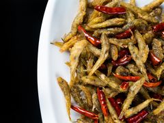 油炸小白鱼-乡村小榭饭店