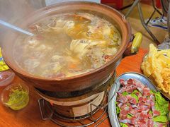 炭炉果鸡煲-威邵鸡煲(西华路总店)