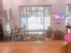 -思迈威健身(积玉桥万达店)