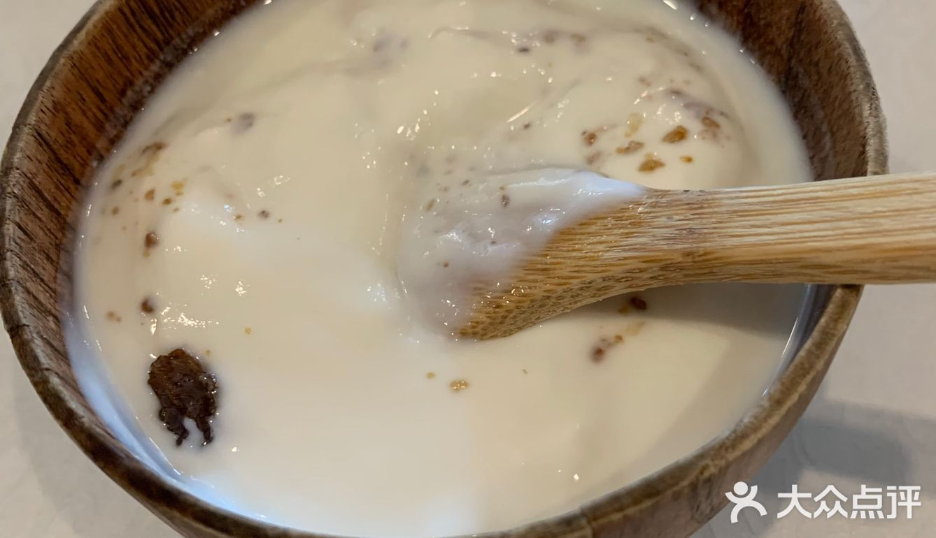 一大块肉烤的火候刚刚好，不柴容易咬动
