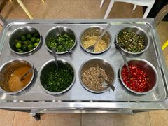 自助调料区-墨脱石锅椰子鸡•香草鸭•东山羊(大东海店)