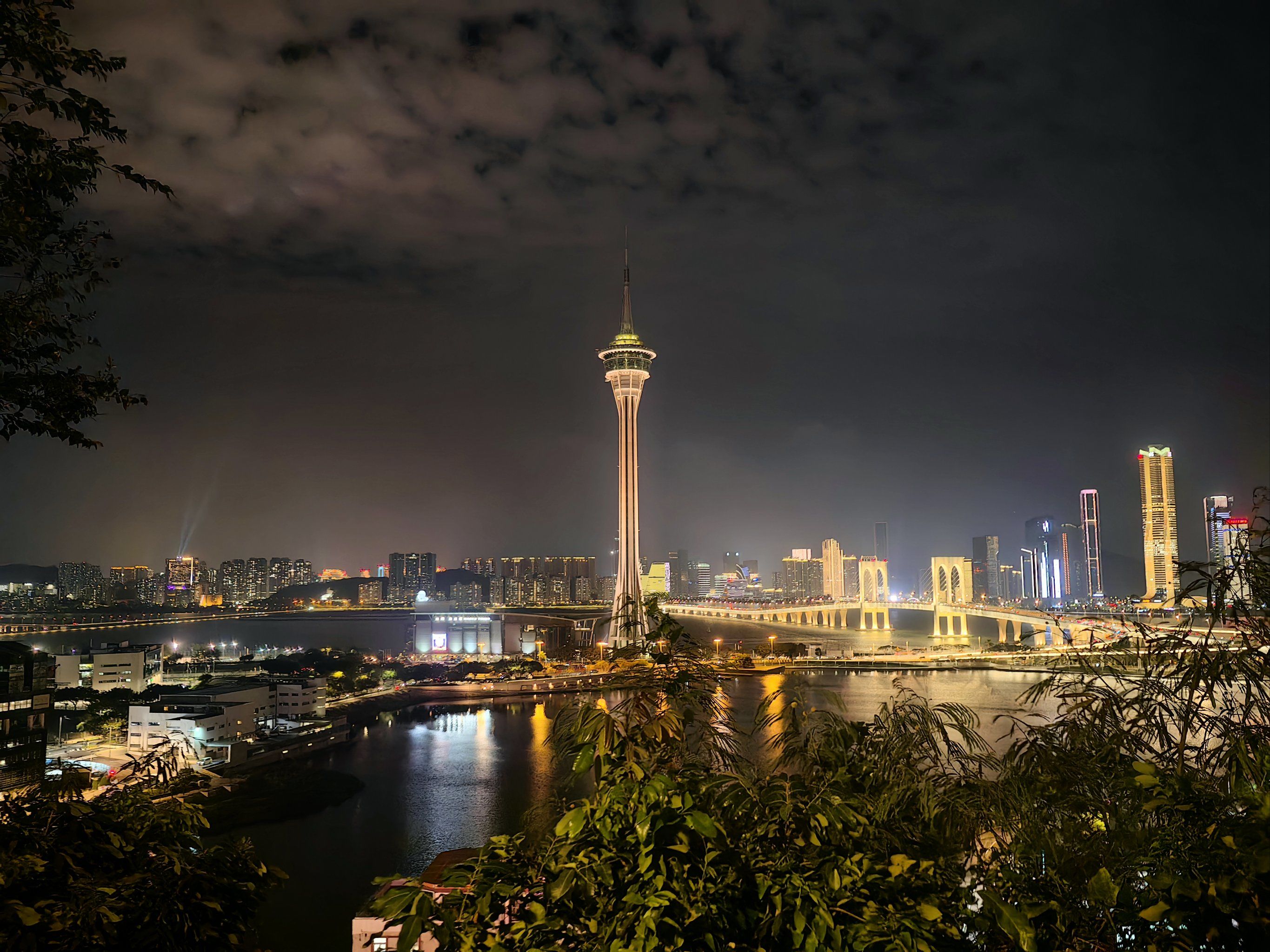 澳门一众大佬的别墅都在这里啊啊啊啊
看夜景最好地方
视野绝了