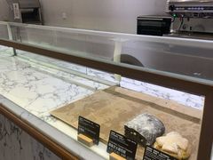 面包甜点陈列柜-WHEAT&BAKER-麥(凯德来福士店)