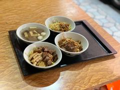 -松树干拌面店