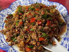 蒜苗炒牛肉-老丽江餐馆(丽江华都商贸城店)
