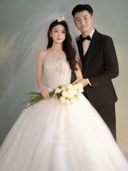 -雪中彩影婚纱摄影·微光艺术中心