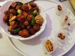 核桃仁杏鲍菇牛肉粒-悦湖公馆